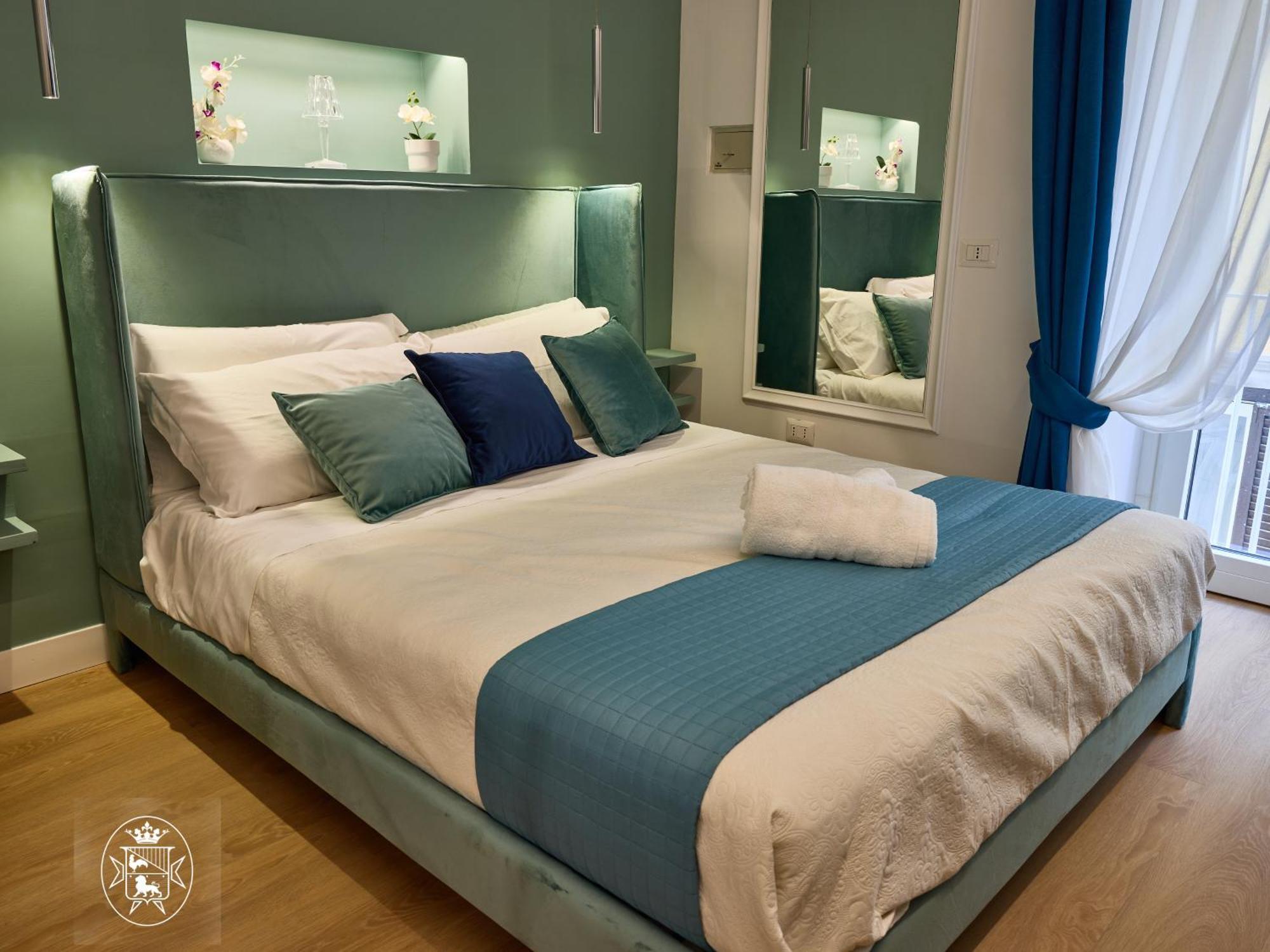 Vista Piazza Dei Martiri Bed & Breakfast Naples Exterior photo