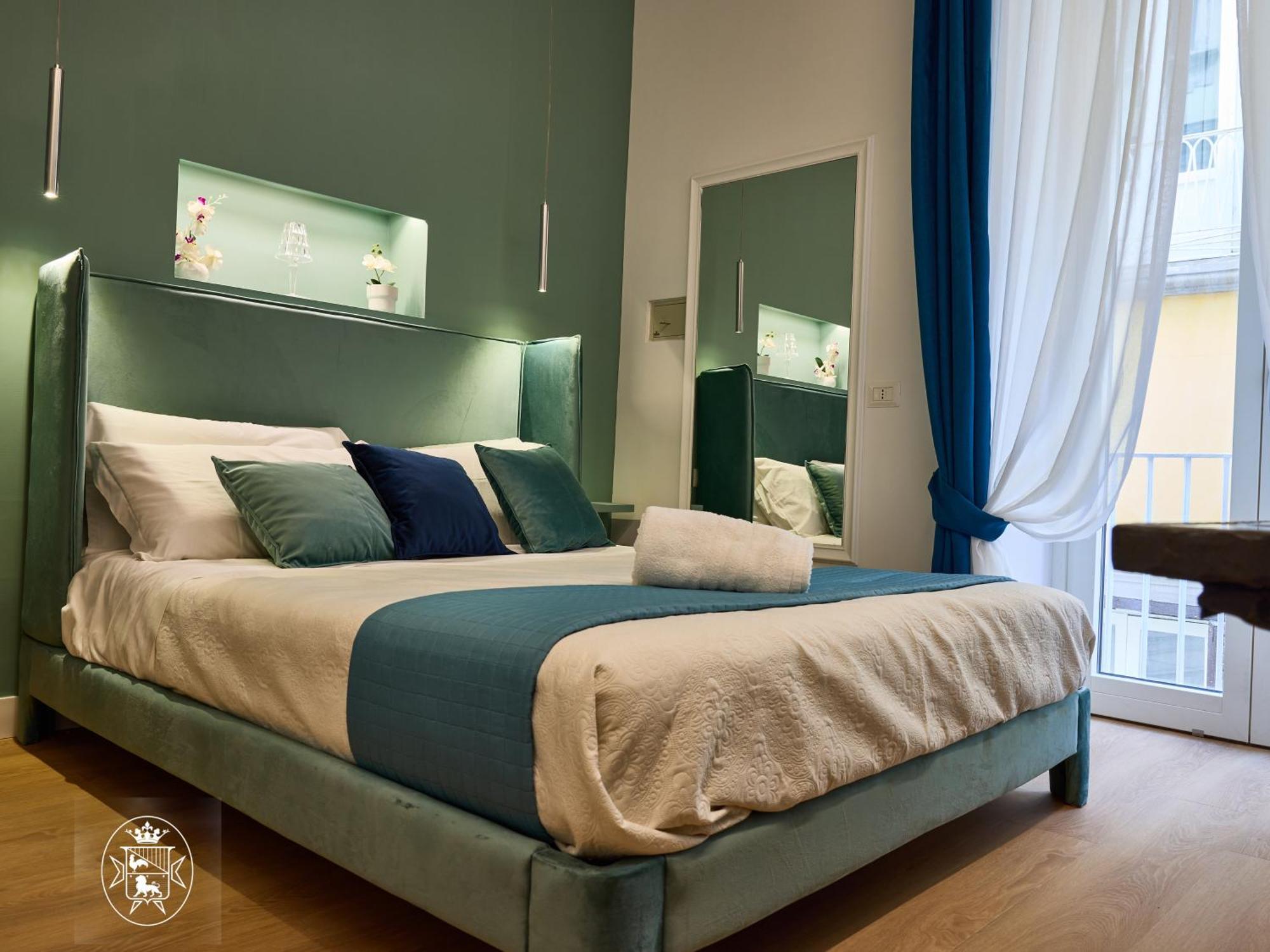 Vista Piazza Dei Martiri Bed & Breakfast Naples Exterior photo